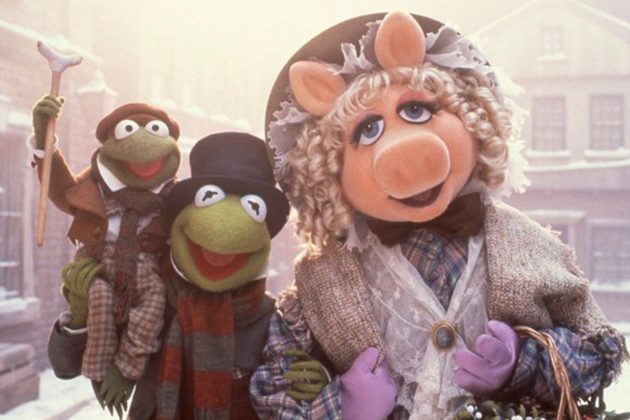Miss Piggy, Kermit the frog and Robin the frog